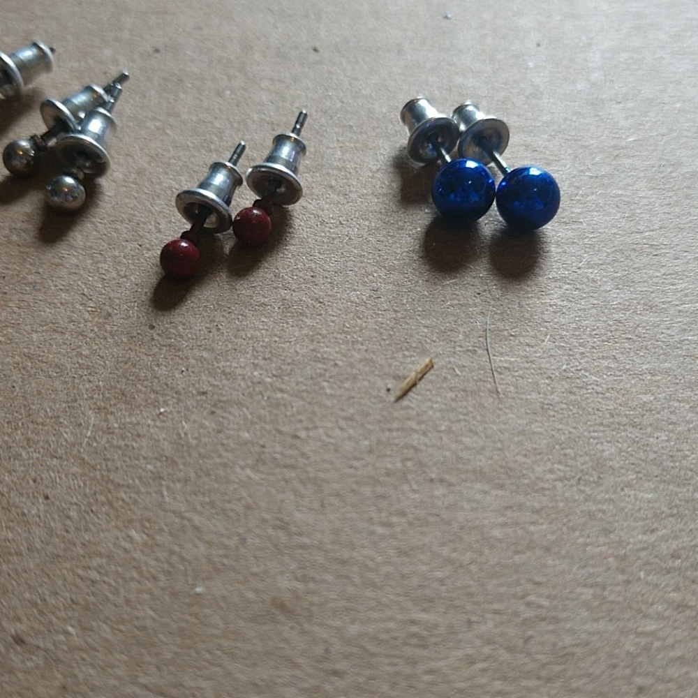 Ear ring studs - Picture 4 of 4
